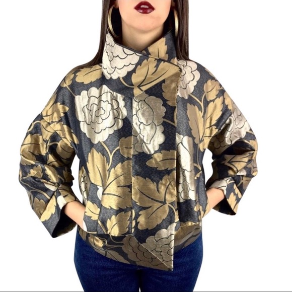 Chelsea & Theodore Jackets & Blazers - Metallic gold and silver floral cropped blazer
